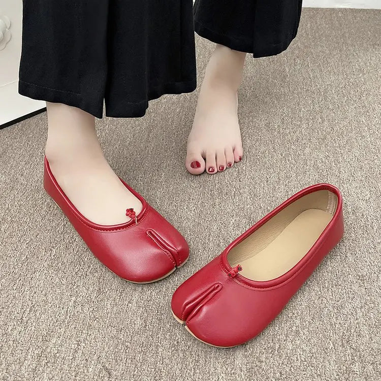 Japanese Style Tabi Ninja Shoes Women Cozy Leather Flats Split Hoof Toe Loafers Femme Mary Jeans Mocasines Ladies Ballerina Shoe - Buy online at  Vibe In Cart.