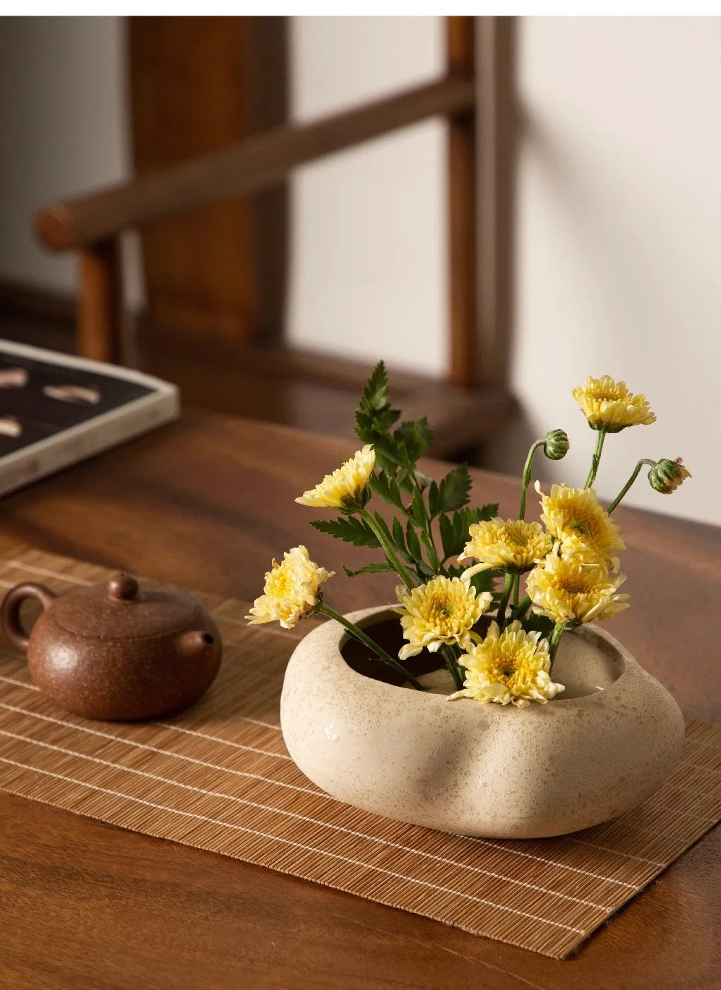 Simplicity Lotus Seedpod Ceramic Vase Artificial Flower Decorative Flowers Pots Desk Decoration Floral Arrangement Modern Decor - Buy online at  Vibe In Cart.