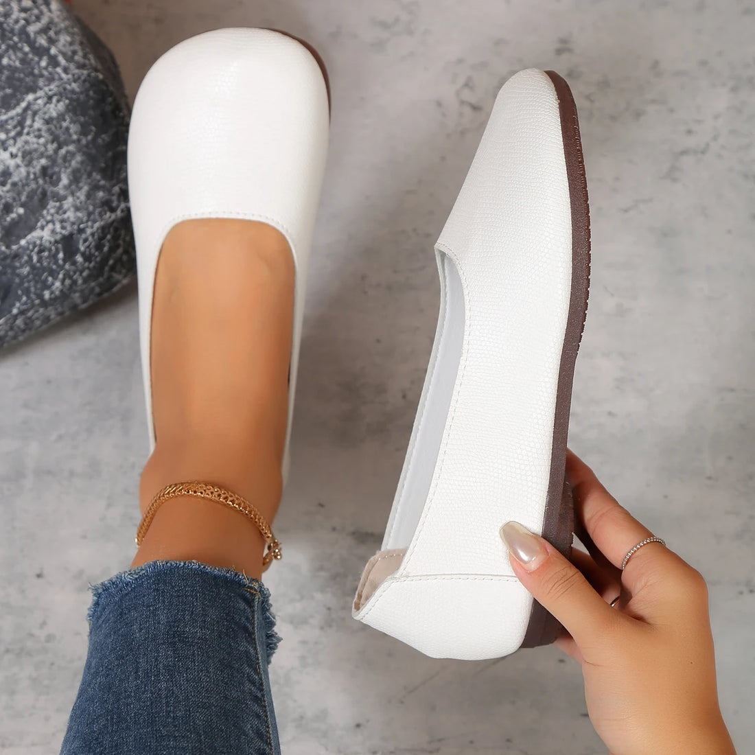 Popular flat sole single shoe round toe bean shoes 2024 new soft soled women's shoes large size single shoe grandmother shoes - Buy online at  Vibe In Cart.