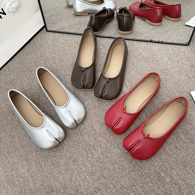 Women's Split Toe Ballet Flats With Slip-On Closure