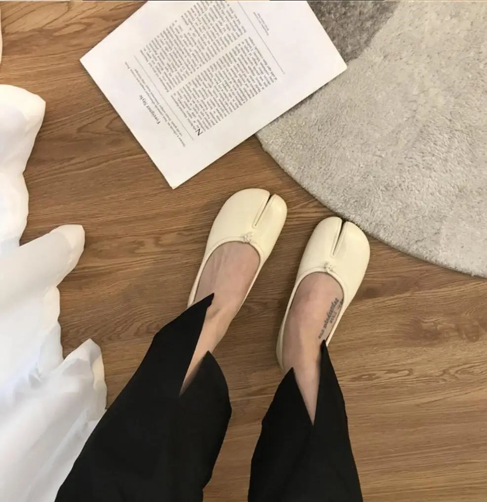 Women's Split Toe Ballet Flats With Slip-On Closure