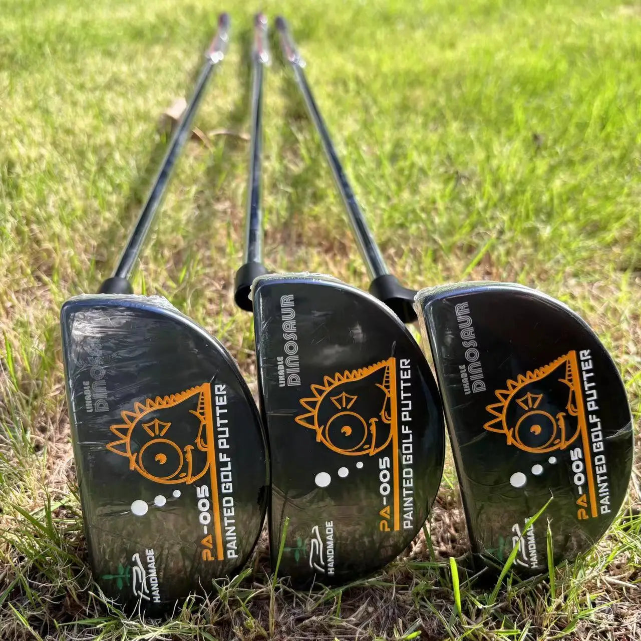 Right-Handed Men's Golf Putter with Zinc Alloy Head, Steel Shaft, Black Rubber Grip, 34/35 Inch