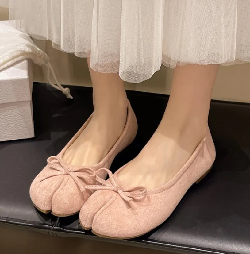 Japanese Style Tabi Ninja Shoes Women Cozy Leather Flats Split Hoof Toe Loafers Femme Mary Jeans Mocasines Ladies Ballerina Shoe - Buy online at  Vibe In Cart.