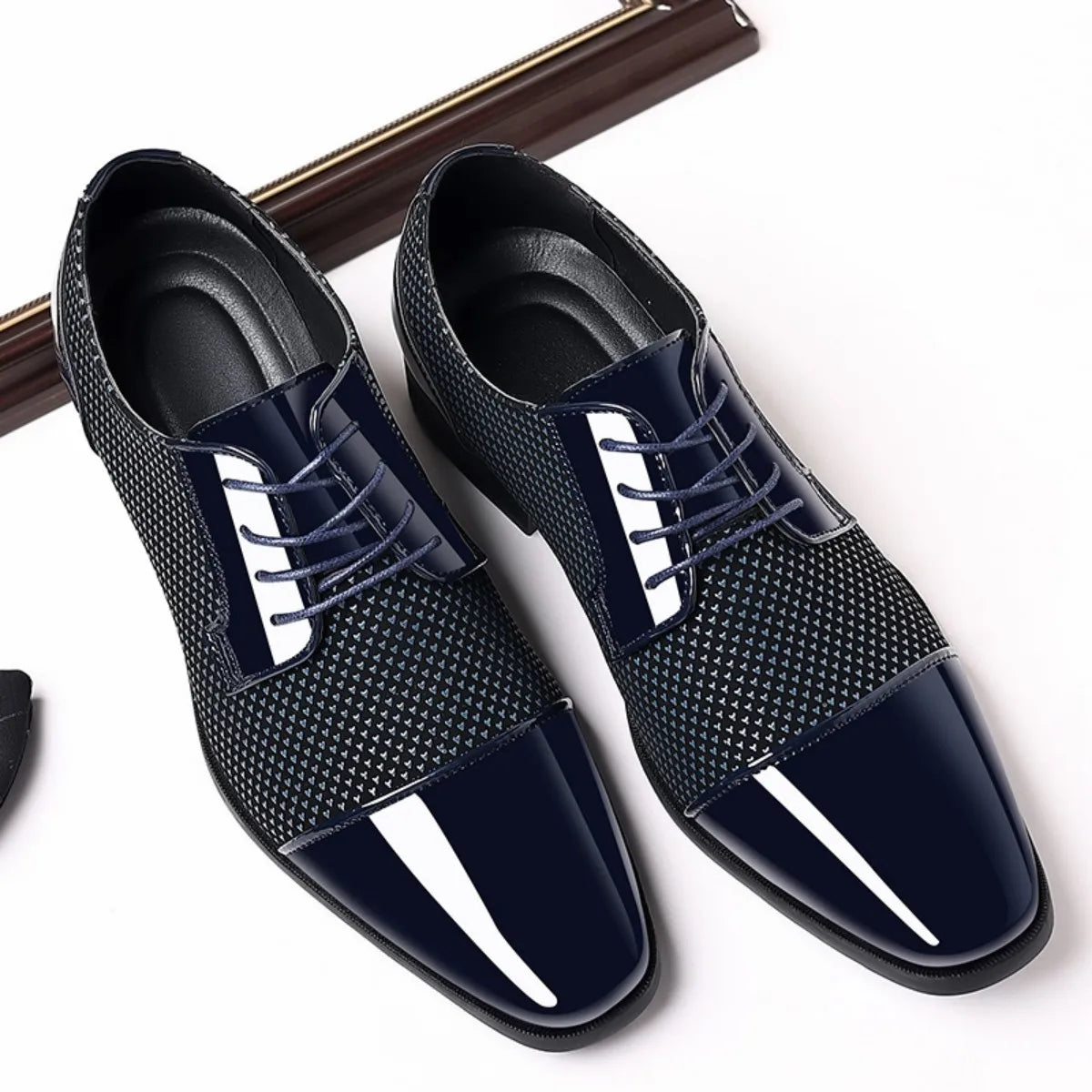 Men's Elastic Band Oxfords With PVC Insole And Rubber Outsole