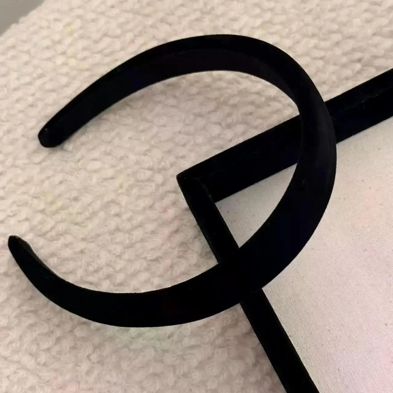 Headbands for Women Girl Hair Bands Korean Accessories Hoop Fascinators Elegant Headdress Vintage 2024 Popular New in Gift Black - Buy online at  Vibe In Cart.