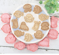8-Piece Plastic 3D Cookie Cutters Set with Cartoon Designs