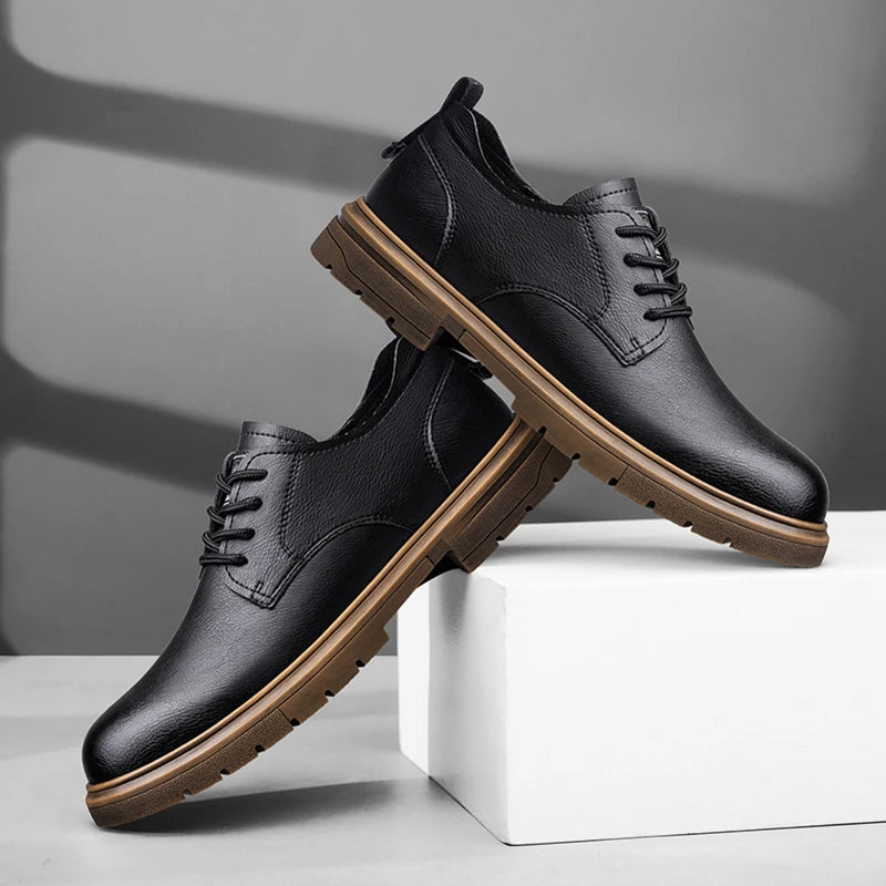 52/2000  CLOHOO handmade men's shoes business casual leather shoes breathable soft sole comfortable classic lace-up men's shoes - Buy online at  Vibe In Cart.