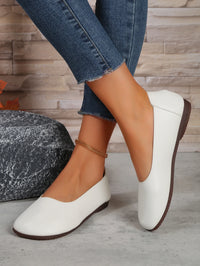 Popular flat sole single shoe round toe bean shoes 2024 new soft soled women's shoes large size single shoe grandmother shoes - Buy online at  Vibe In Cart.