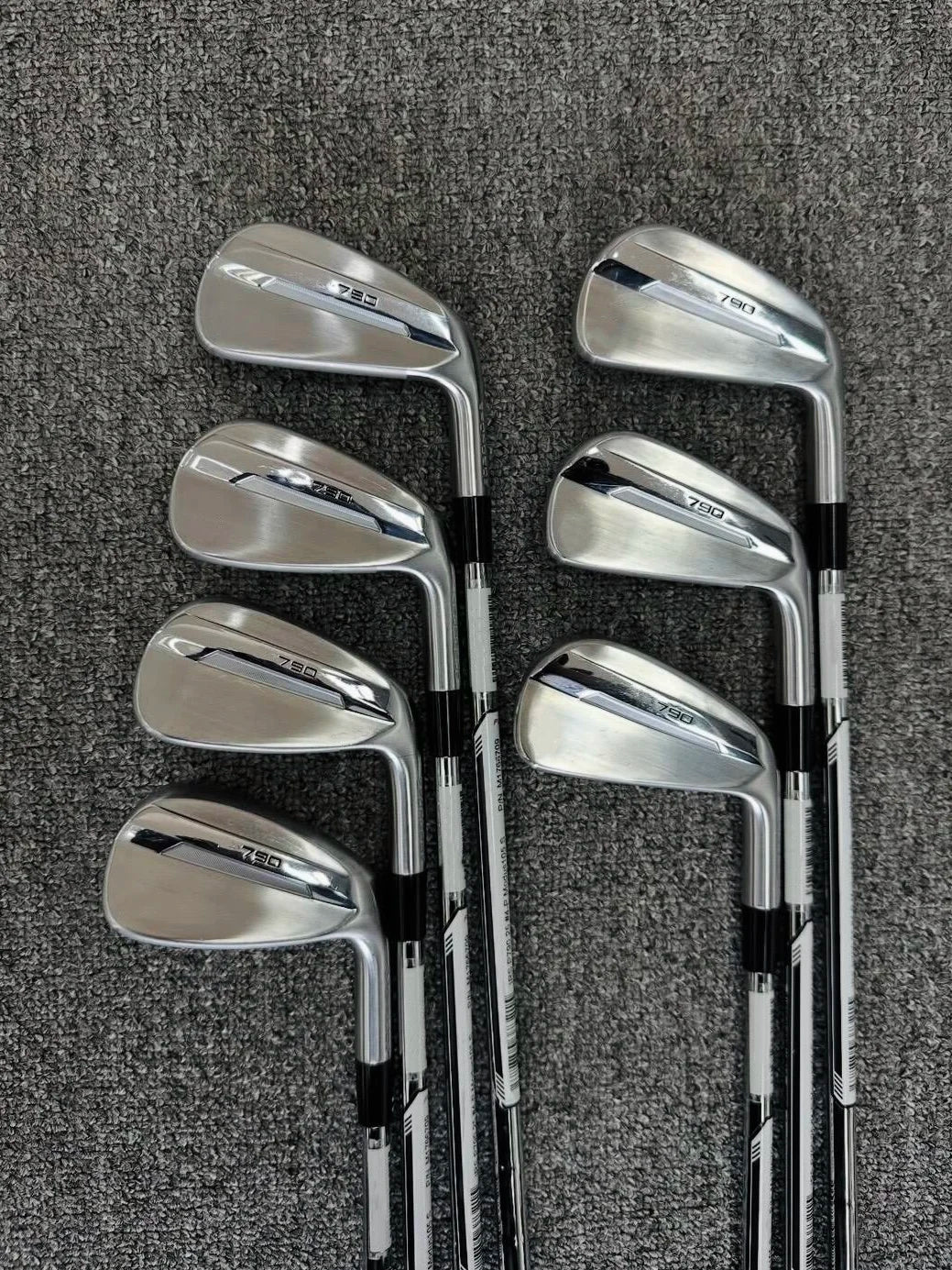 Men's Right Handed Golf Irons Set Silver Steel Shaft Flex R