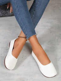 Popular flat sole single shoe round toe bean shoes 2024 new soft soled women's shoes large size single shoe grandmother shoes - Buy online at  Vibe In Cart.