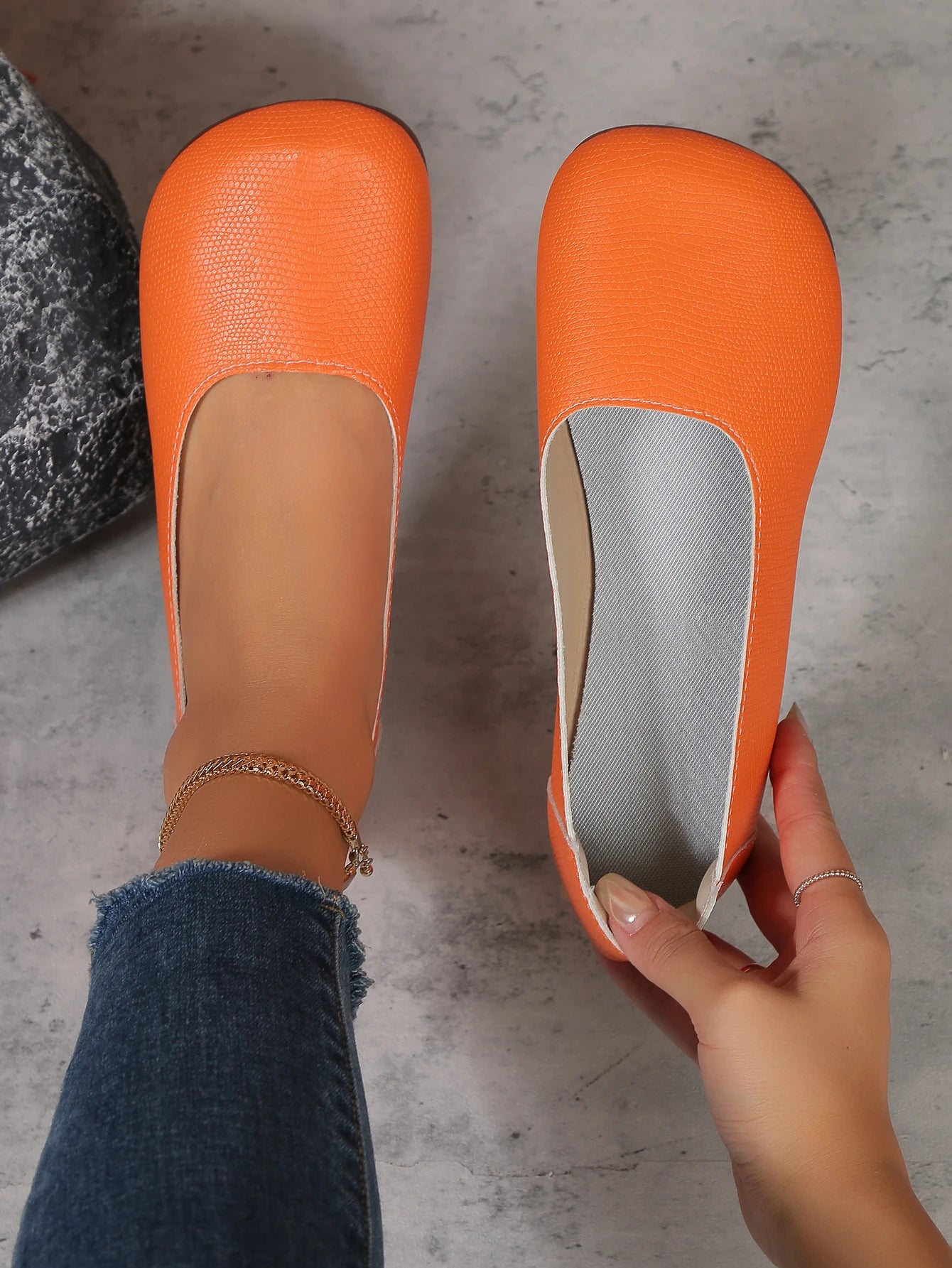 Popular flat sole single shoe round toe bean shoes 2024 new soft soled women's shoes large size single shoe grandmother shoes - Buy online at  Vibe In Cart.