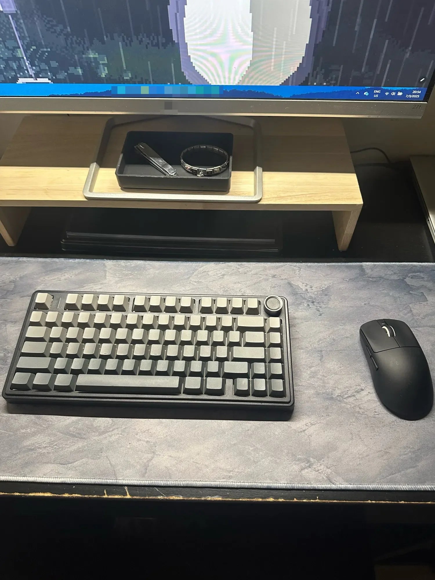 XXL Gray Rubber Mouse Pad With Stitched Edges For Gaming