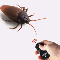 Trick Electric Cockroach Pet RC Simulation Animal Robotic Remote Control Ant Toy Halloween Xmas Mini Gift for Adult Prank Insect