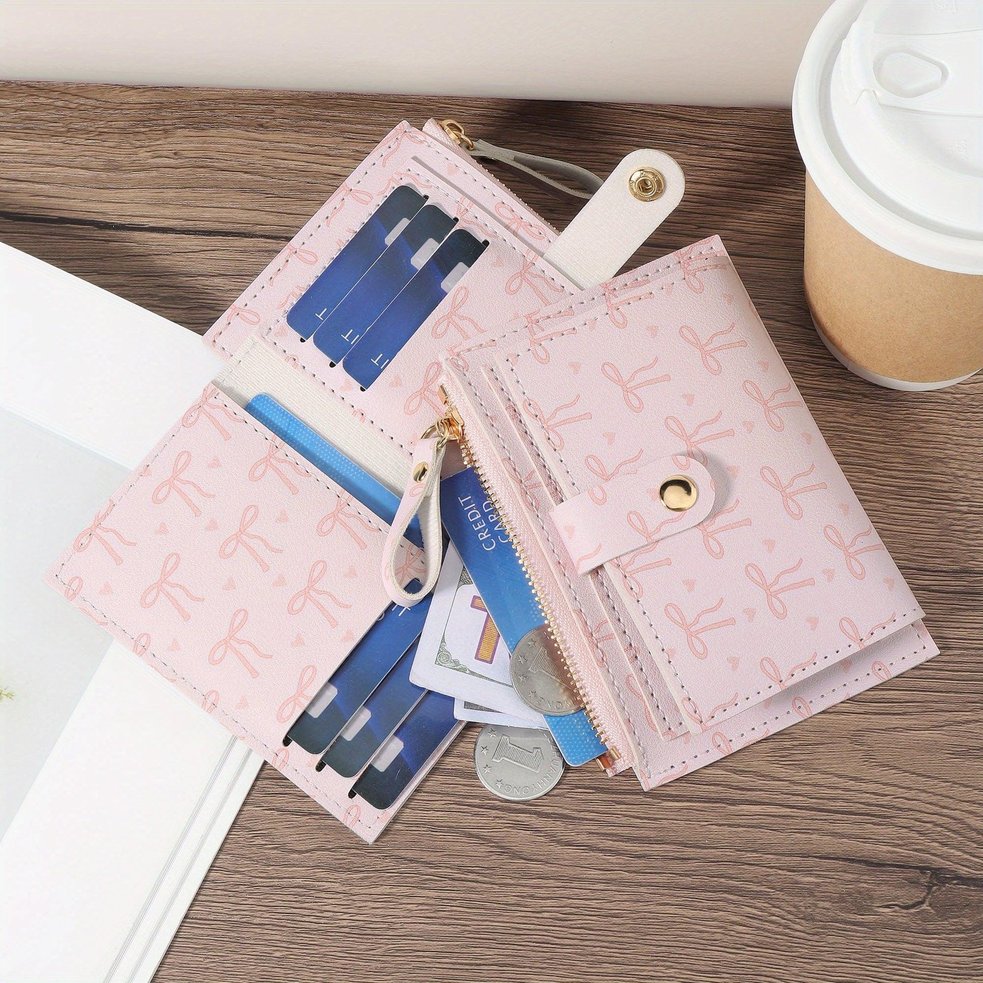 Retro Print Women&Apos;S Short Wallet, High-Quality Credit Card Holder, Casual Multi-Slot Organizer with Snap Closure, Lined, Ideal for Dorms And Study Sessions, Credit Card Storage|Sleek Wallet| Lined Walle - Buy online at  Vibe In Cart.