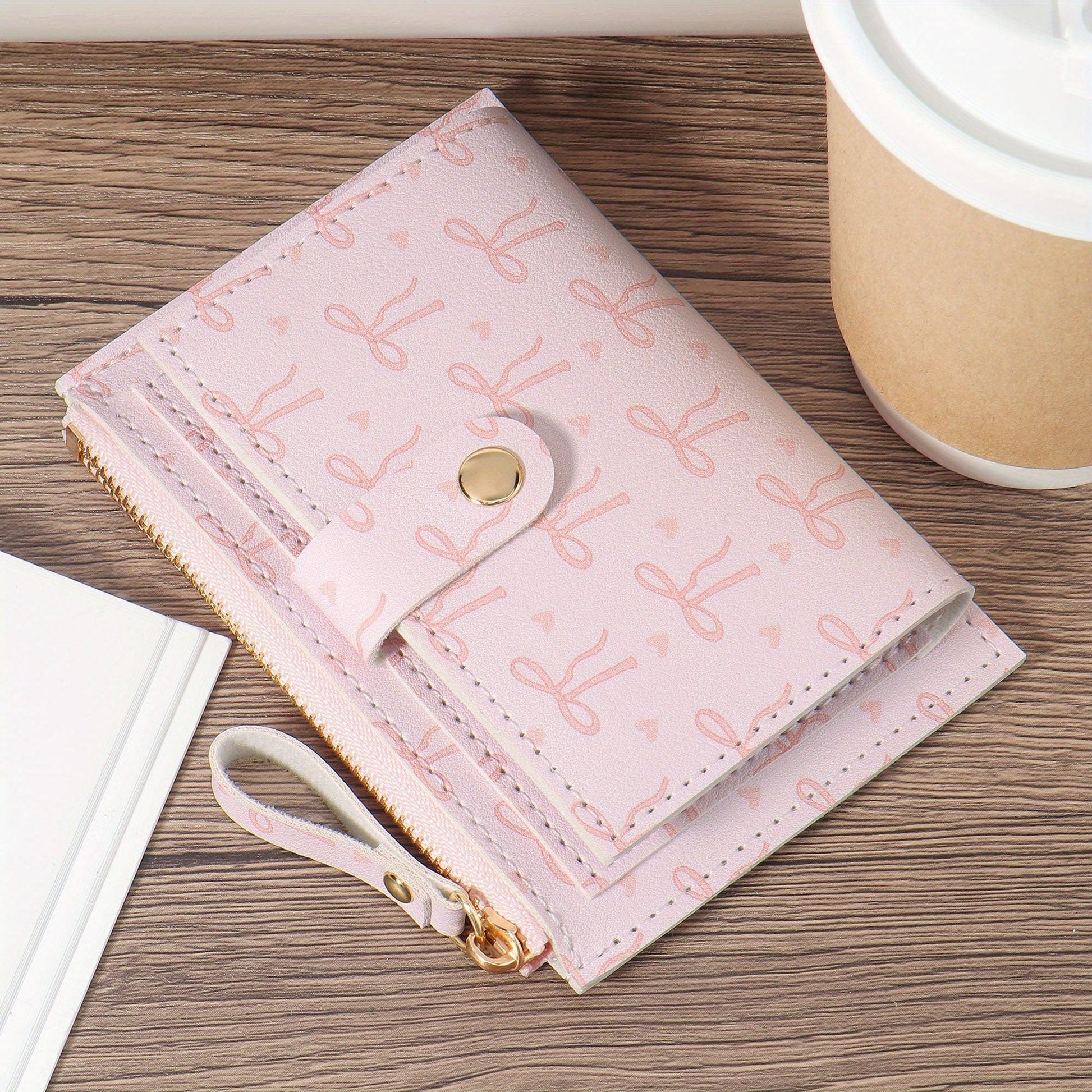 Retro Print Women&Apos;S Short Wallet, High-Quality Credit Card Holder, Casual Multi-Slot Organizer with Snap Closure, Lined, Ideal for Dorms And Study Sessions, Credit Card Storage|Sleek Wallet| Lined Walle - Buy online at  Vibe In Cart.