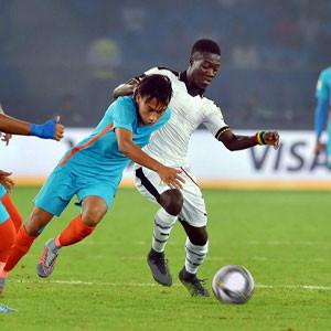 Size 5 Soccer Ball with PVC Cover and Machine Stitched Panels